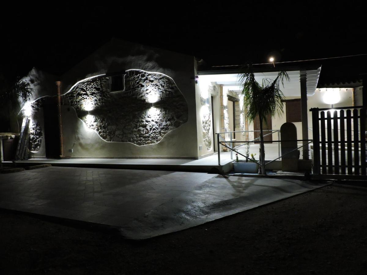 Casale Sammartano Apartments Ummari Ngoại thất bức ảnh